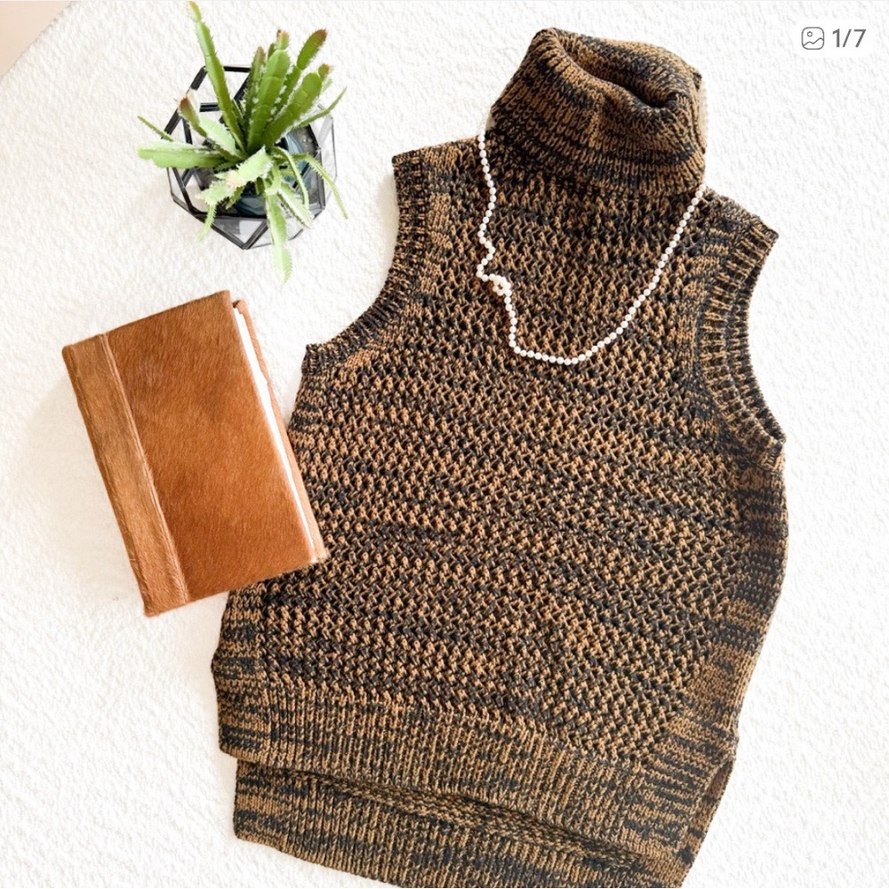 Derek Lamb 10 Crosby  Textured Brown Turtleneck Sweater